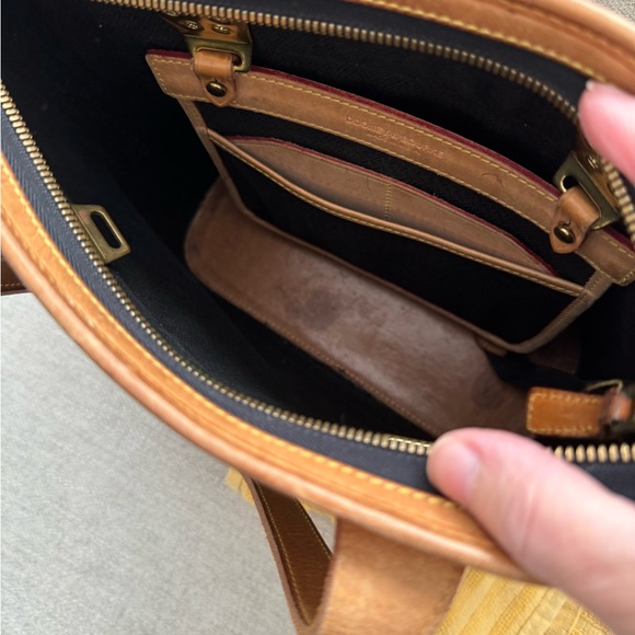 Vintage Dooney and Bourke Leather Bag - Picture 2 of 7